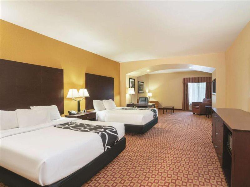 Hotel Comfort & At Turning Stone Casino 3*