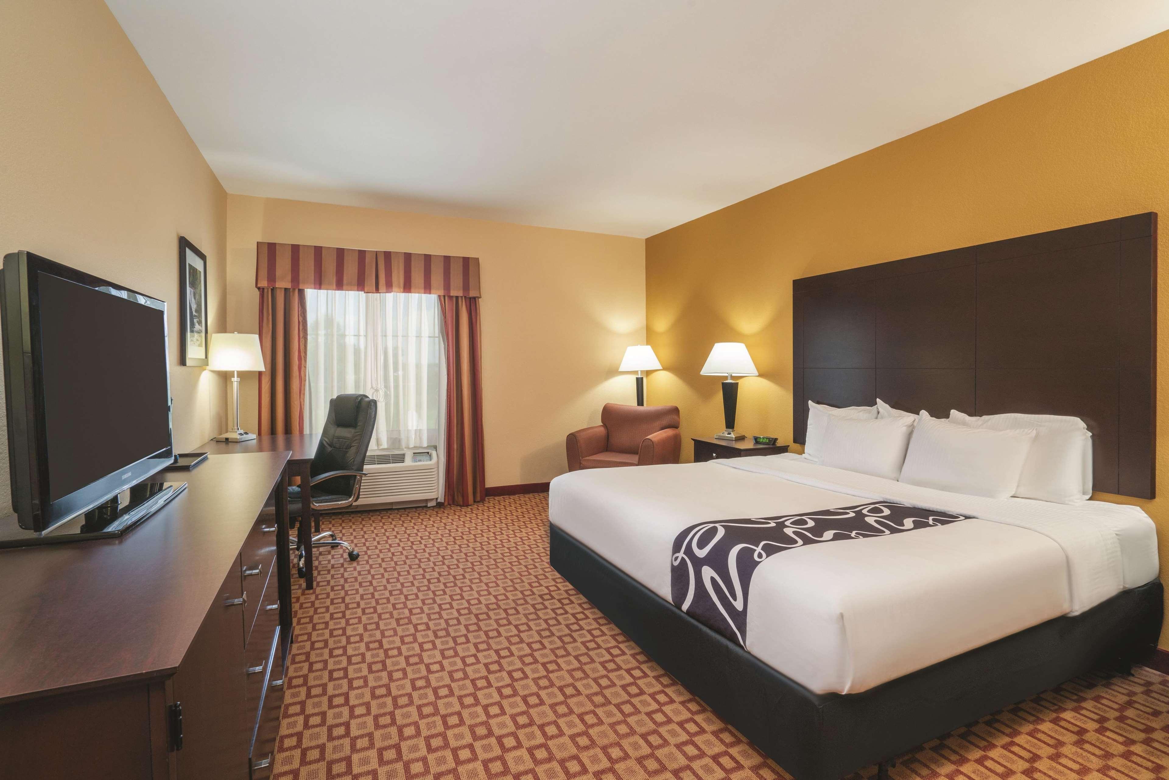 Comfort & At Turning Stone Casino Hotel 3*