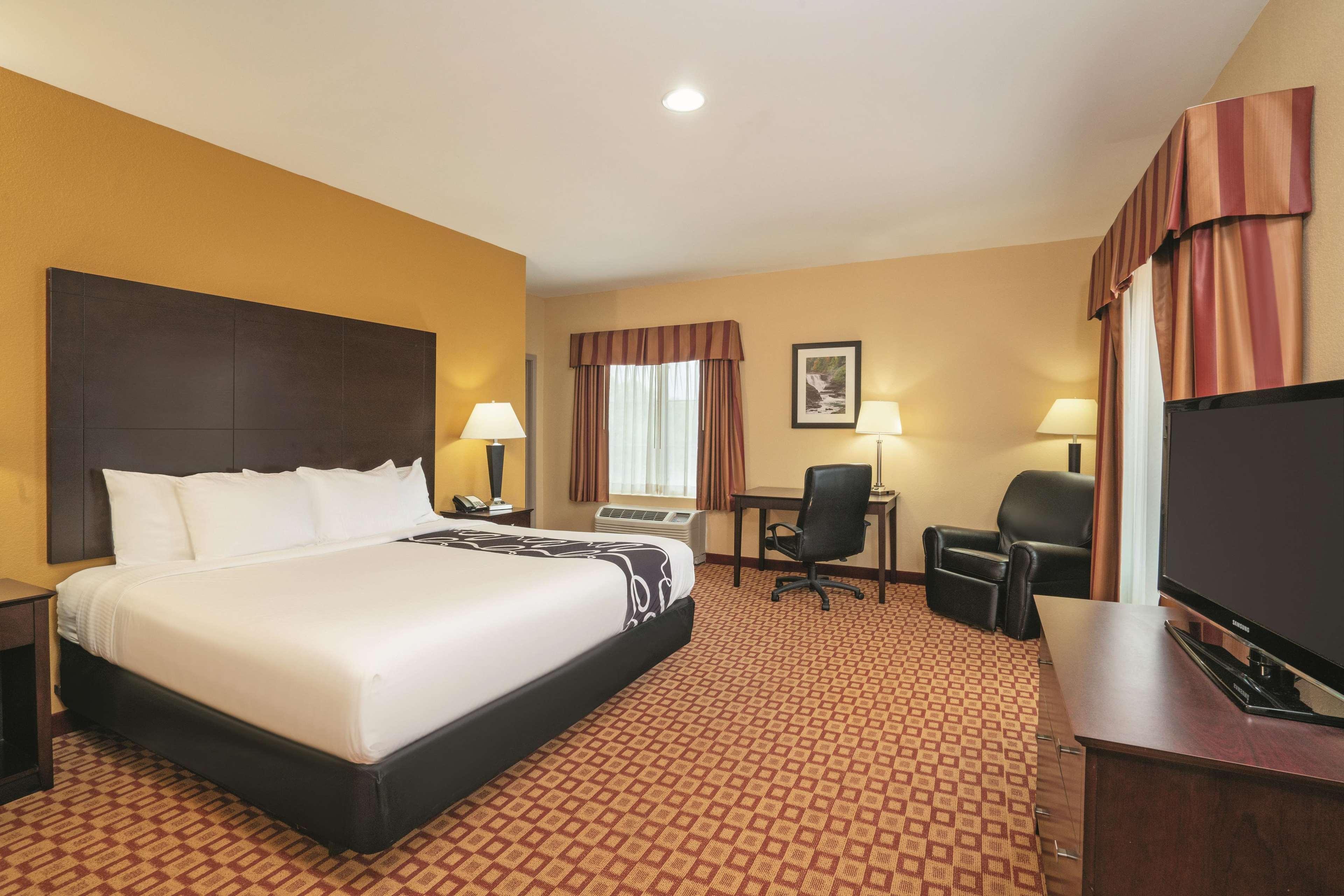 Comfort & At Turning Stone Casino 3* Verona