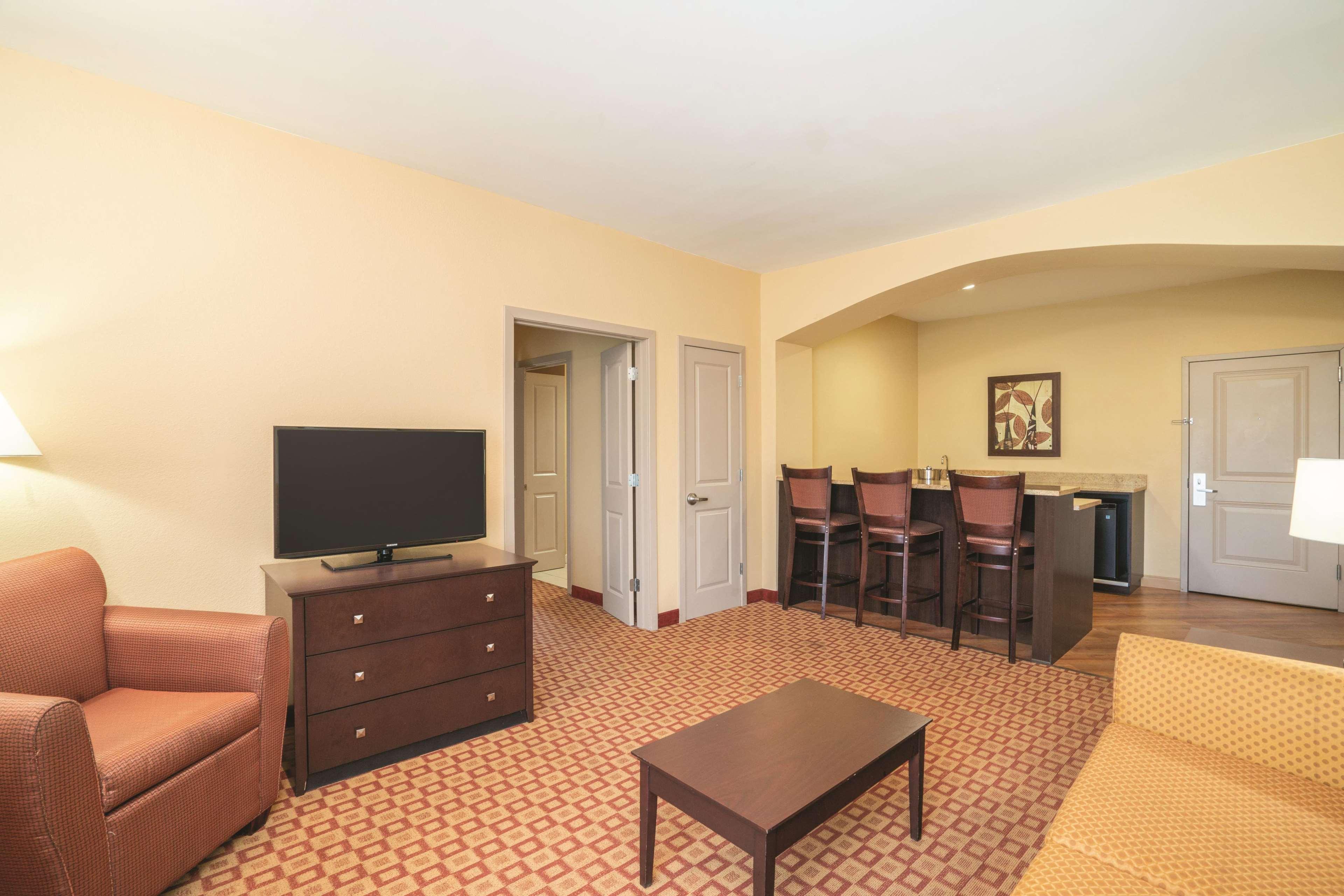Hotel Comfort & At Turning Stone Casino 3*