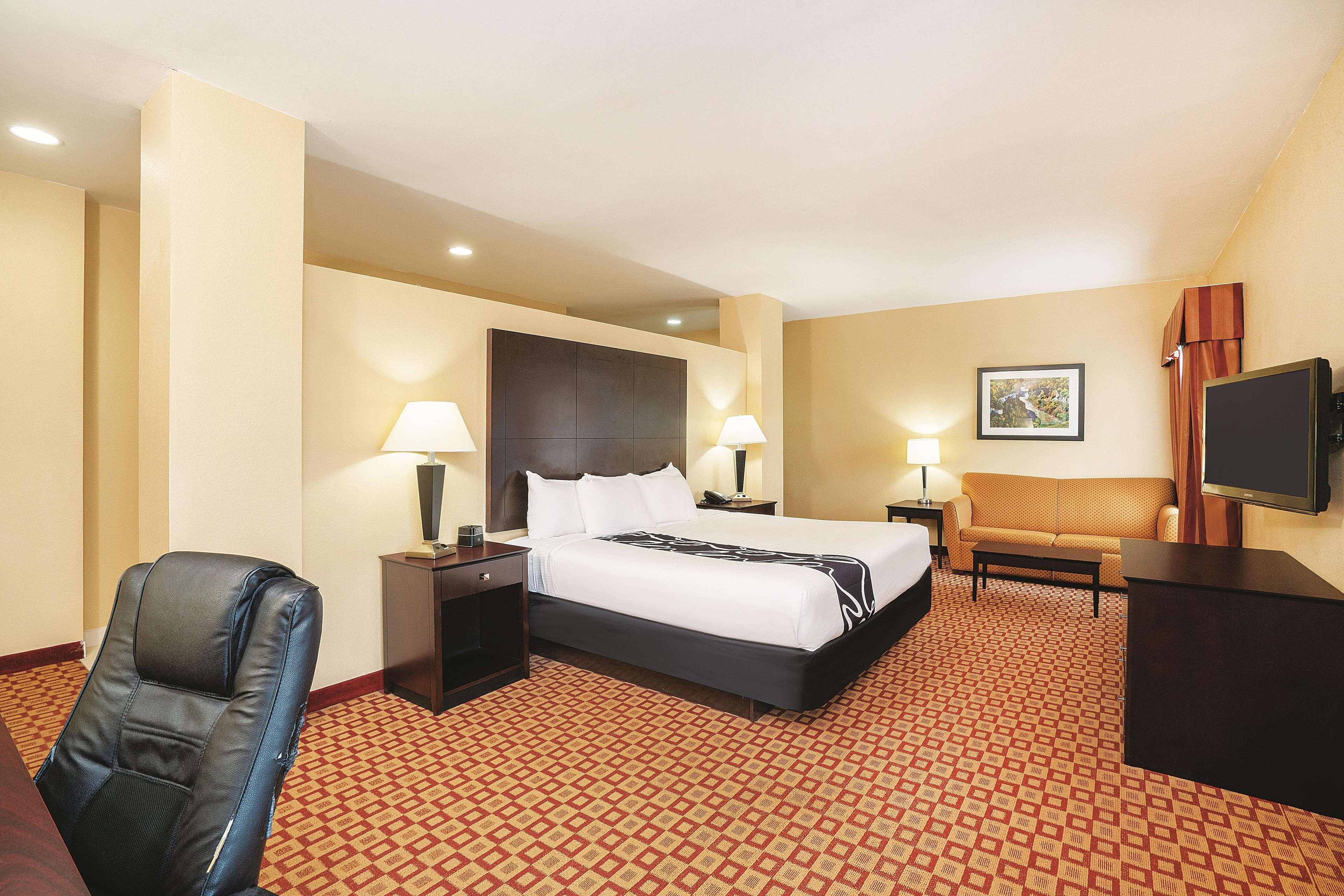Comfort & At Turning Stone Casino Hotel 3*