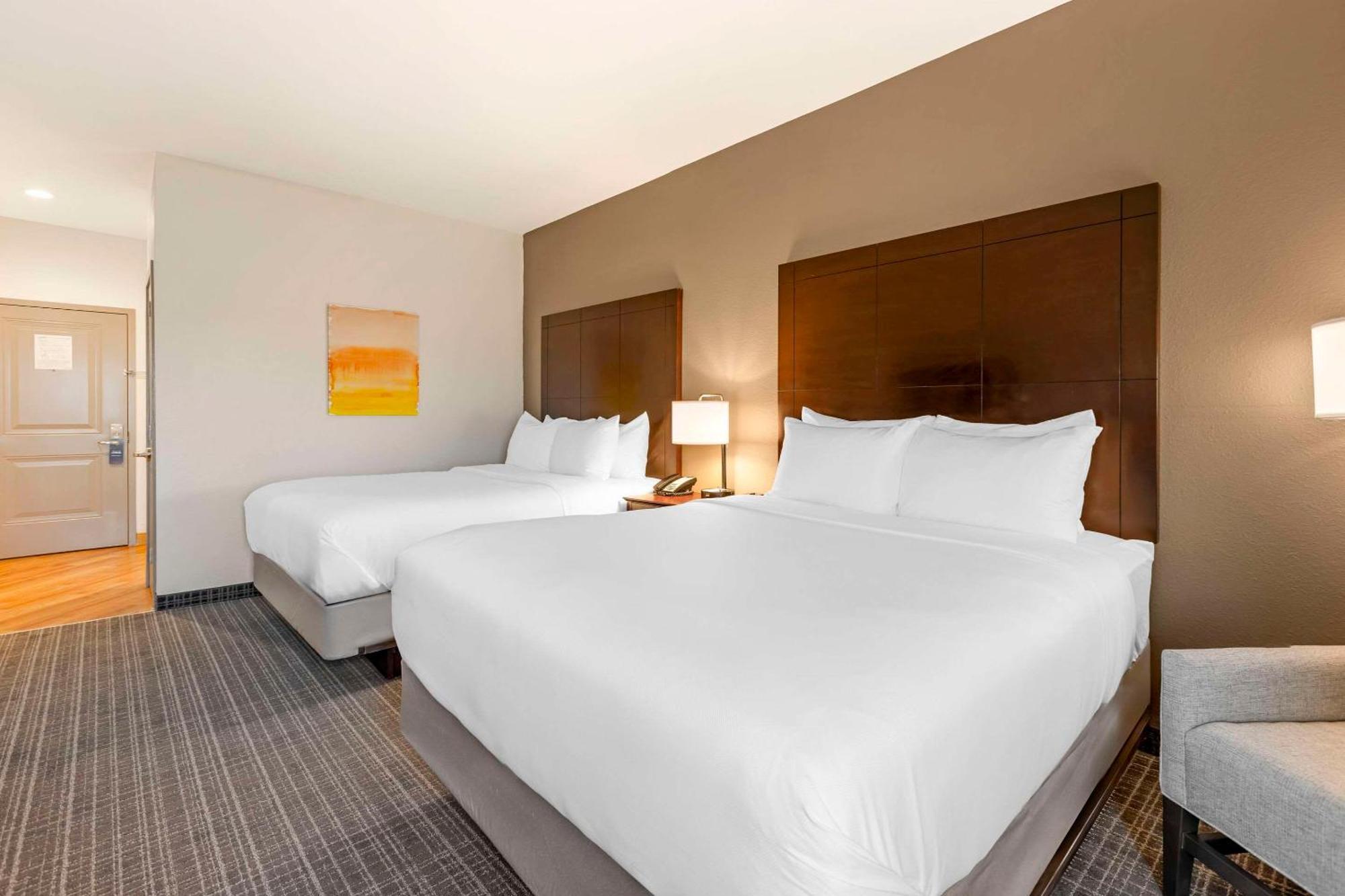 Comfort & At Turning Stone Casino Hotel 3*
