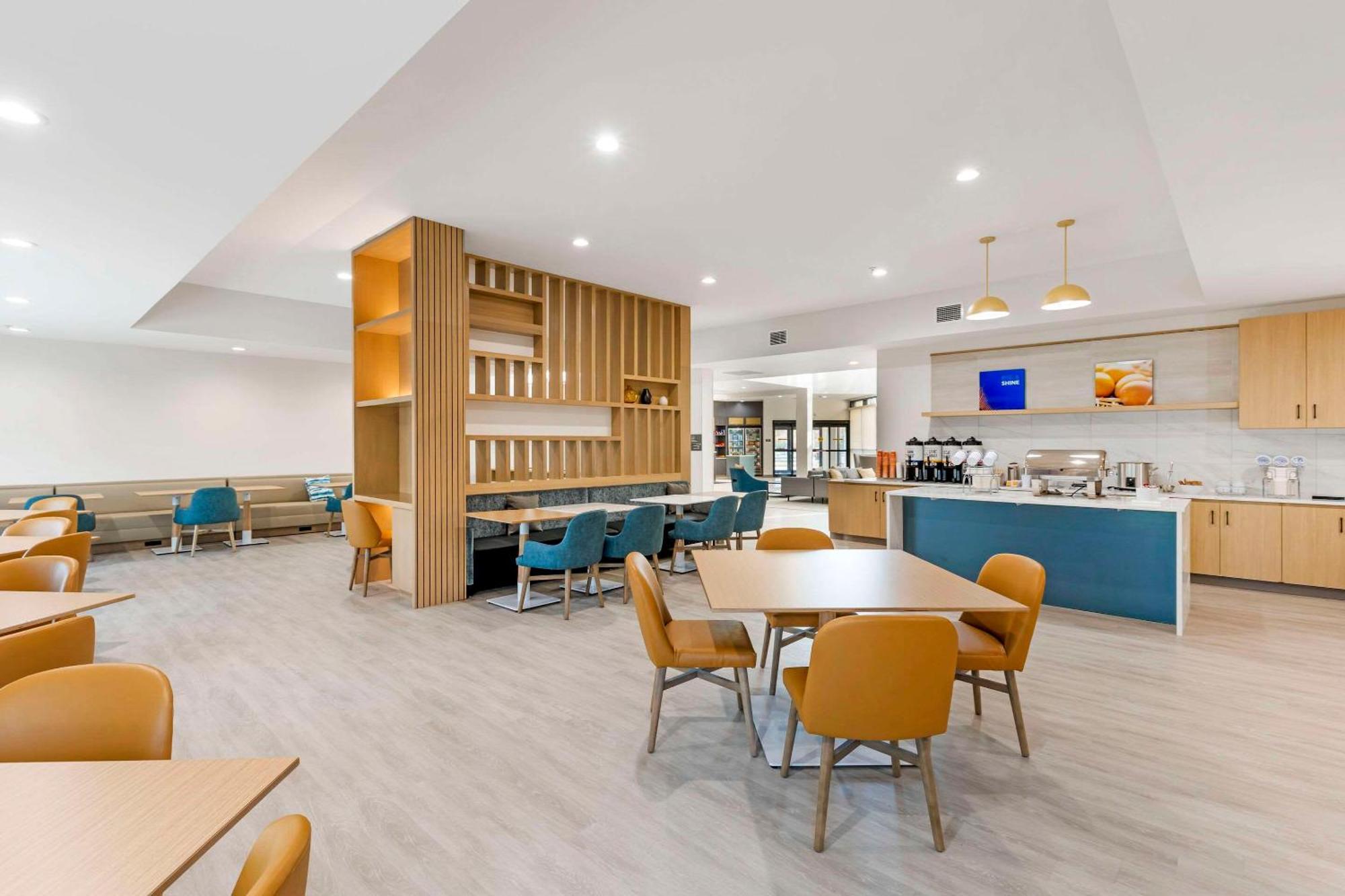 Hotel Comfort & At Turning Stone Casino 3*