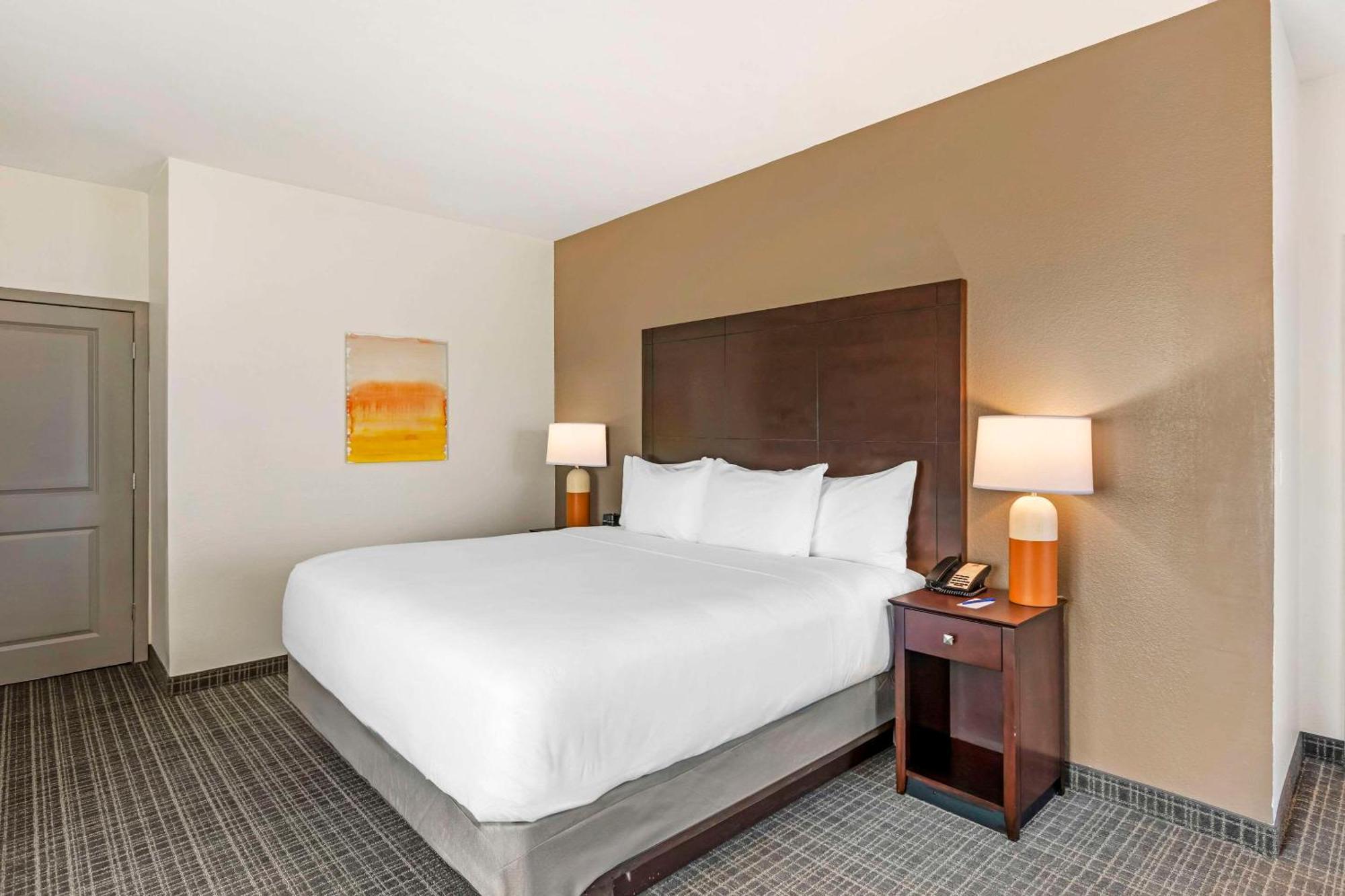 Comfort & At Turning Stone Casino