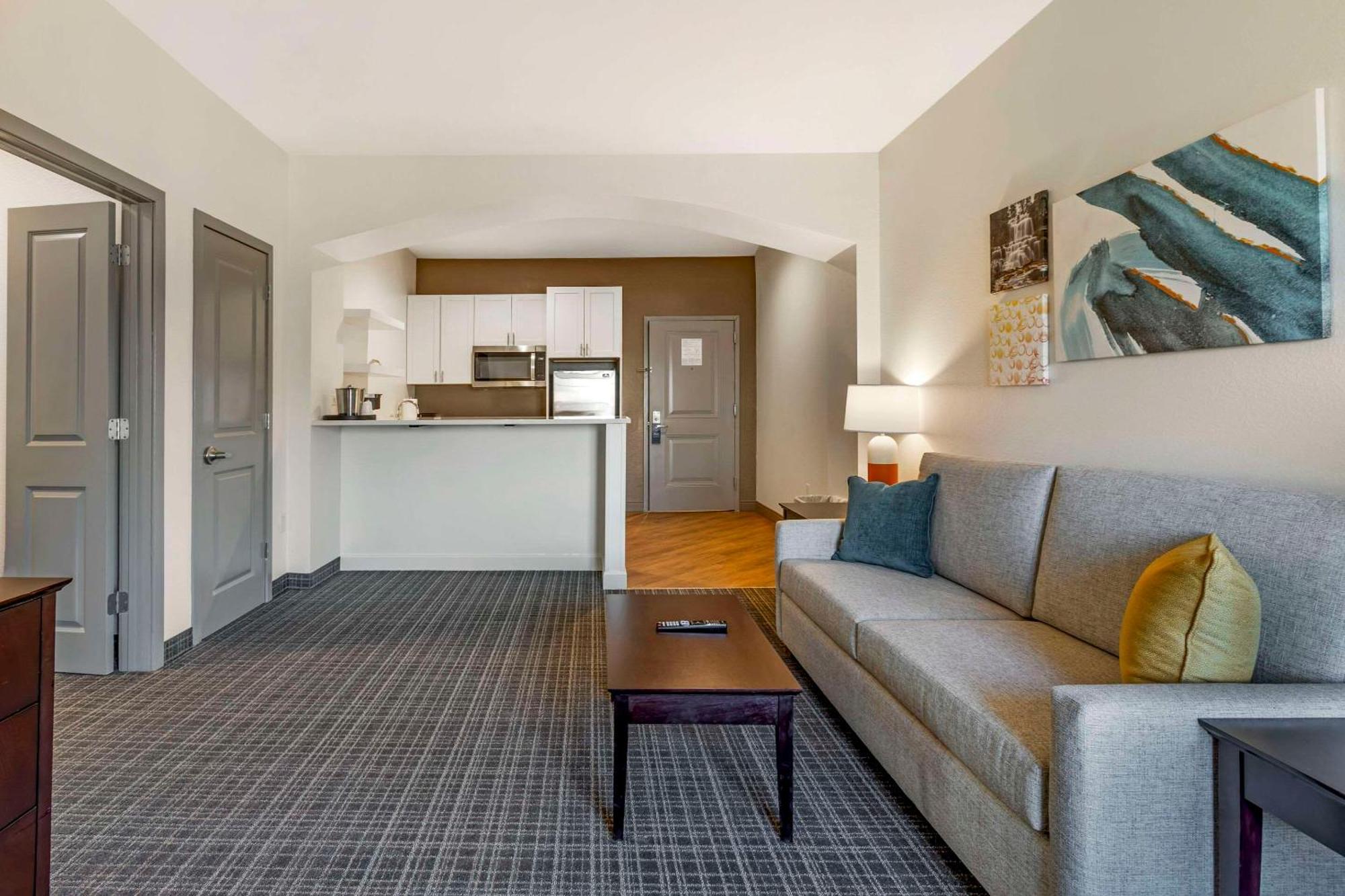 Comfort & At Turning Stone Casino Hotel