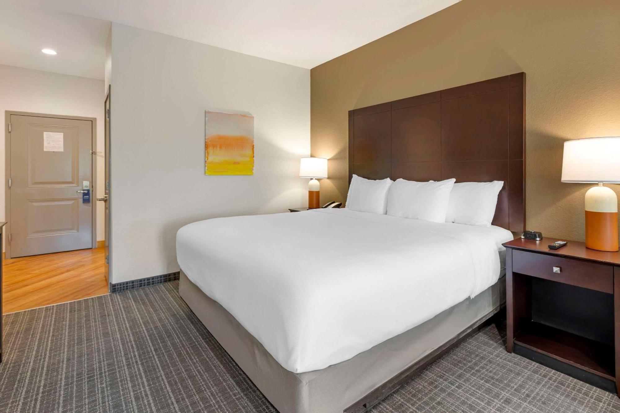 Comfort & At Turning Stone Casino Hotel 3*