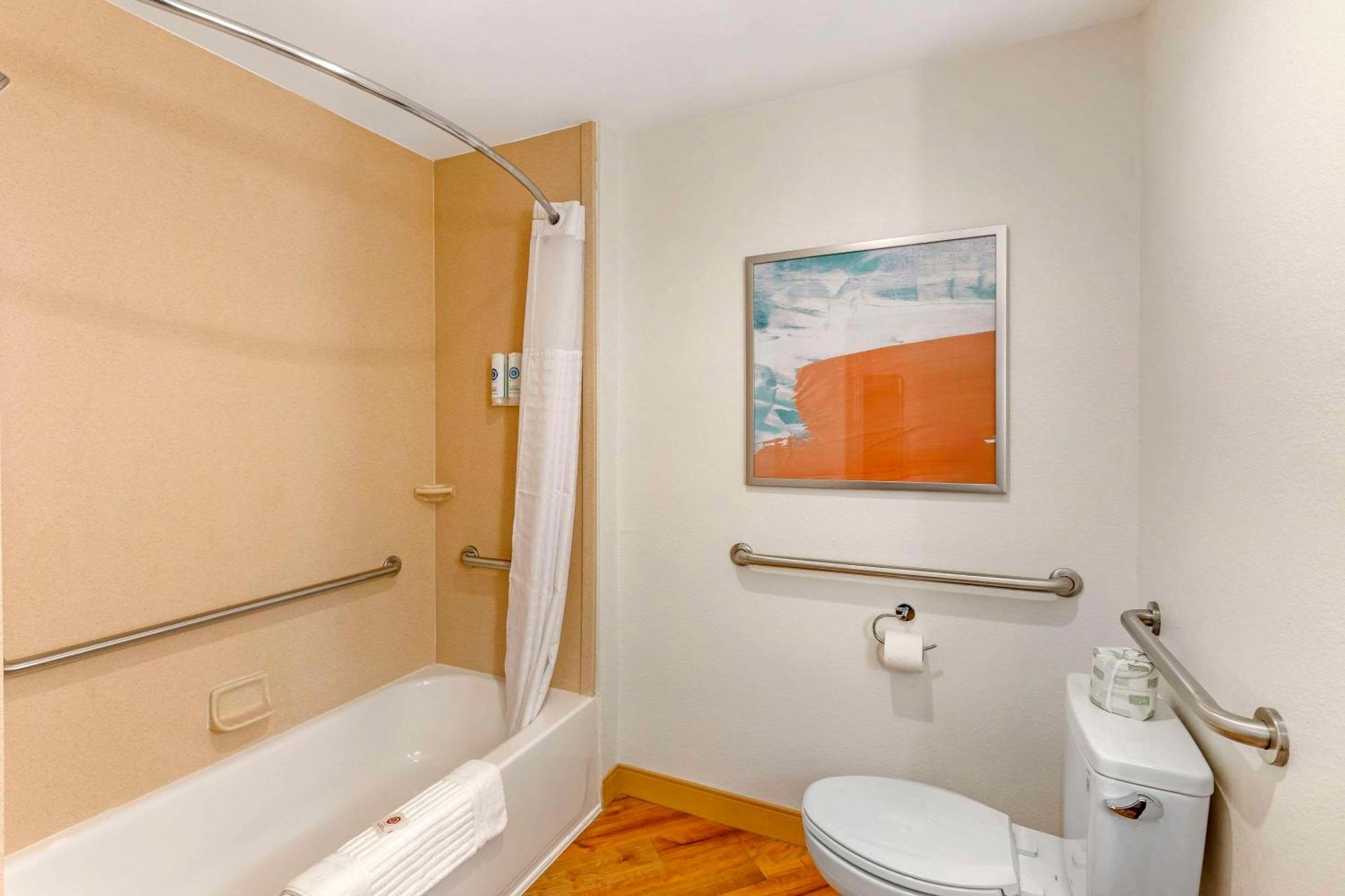Comfort & At Turning Stone Casino Hotel Verona