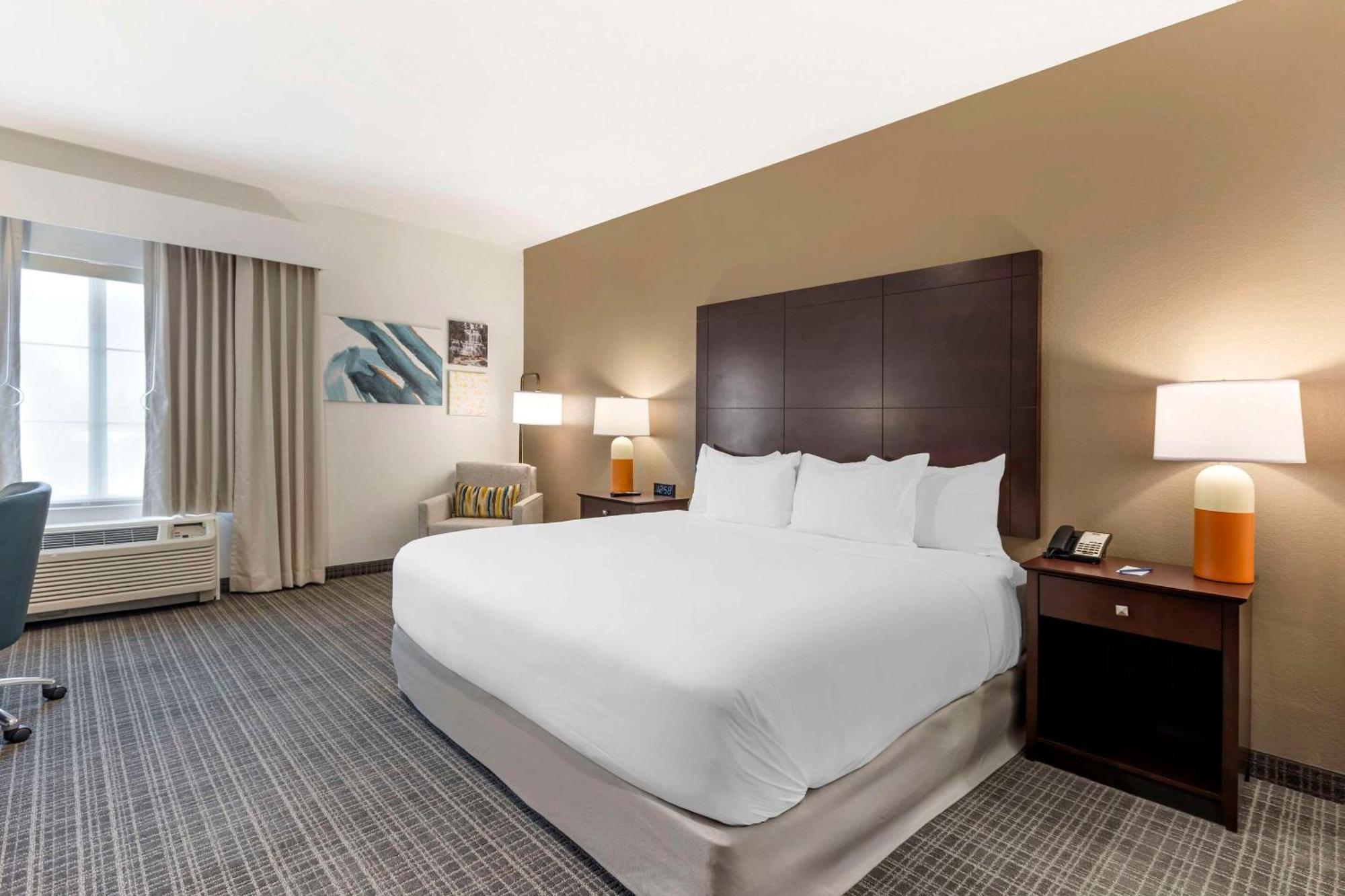 Comfort & At Turning Stone Casino Hotel 3*