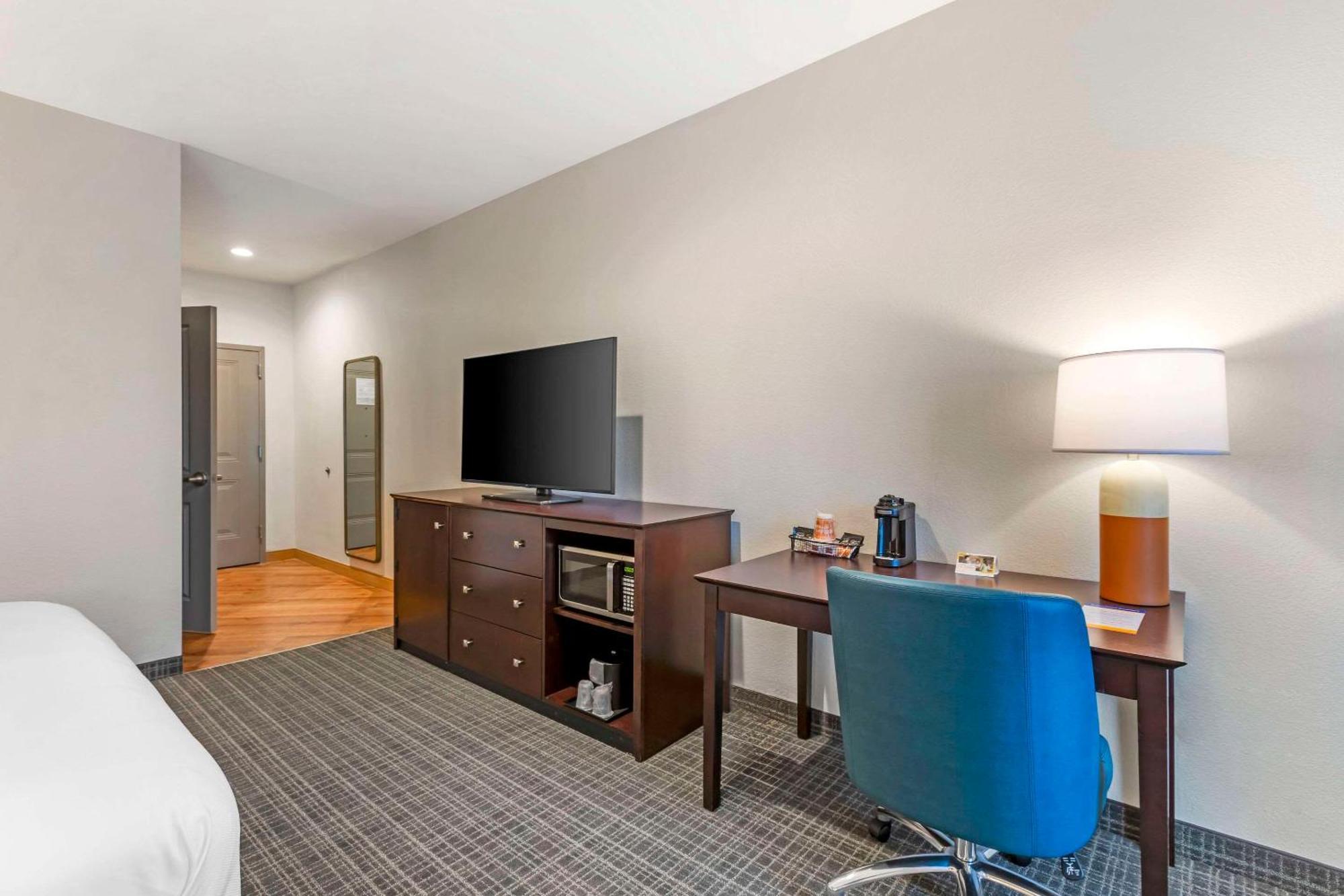 Comfort & At Turning Stone Casino 3*