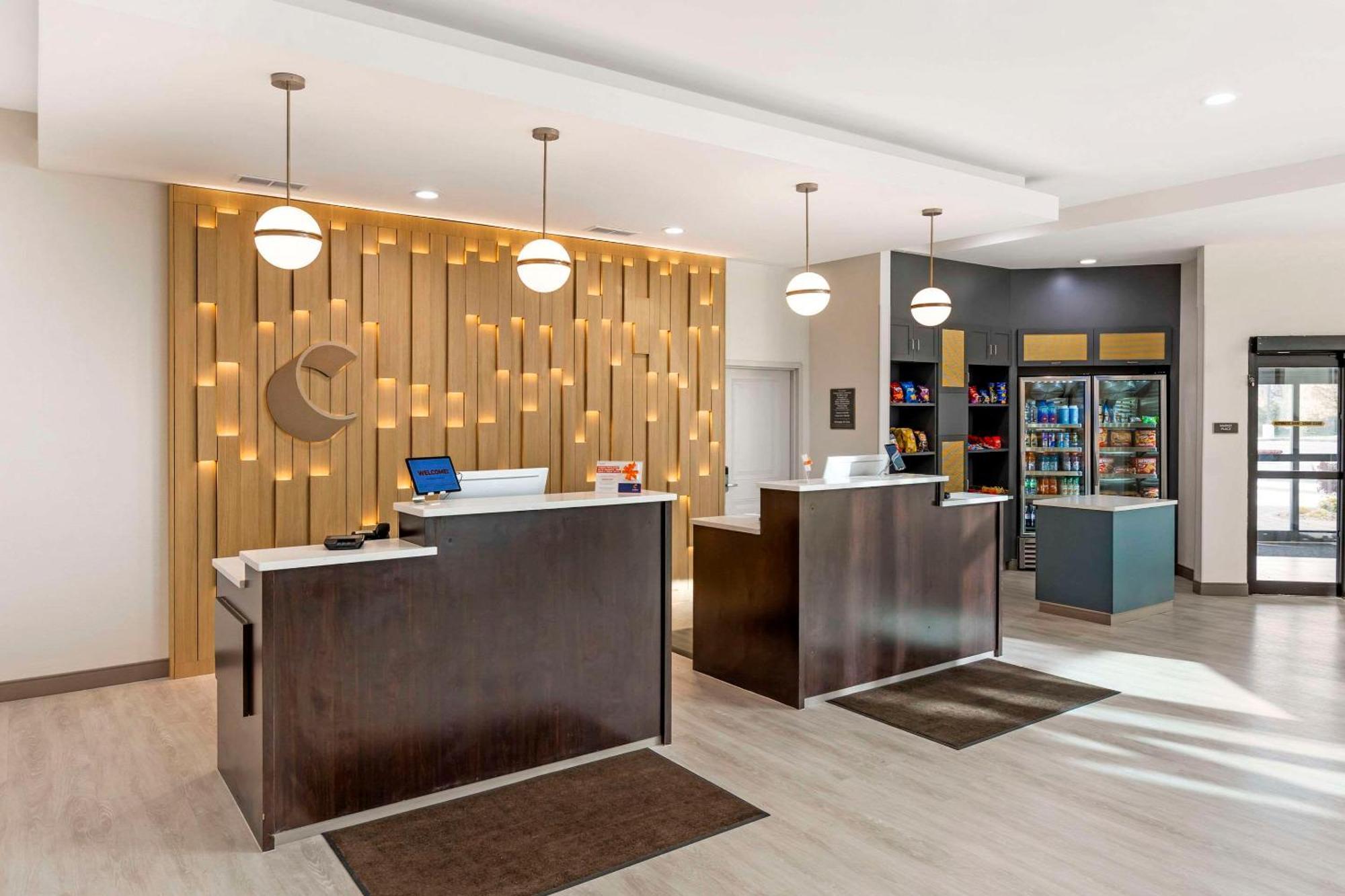Hotel Comfort & At Turning Stone Casino