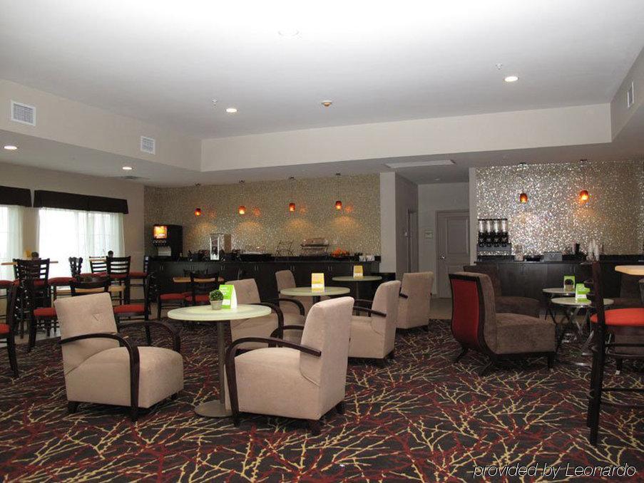 Comfort & At Turning Stone Casino Hotel
