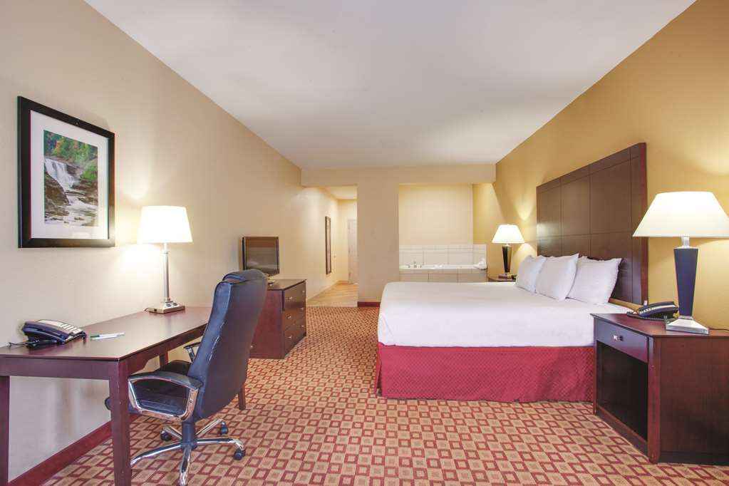 Hotel Comfort & At Turning Stone Casino